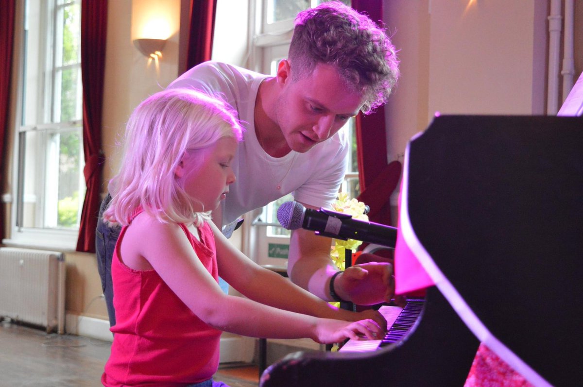 Looking for music lessons in your home in Blackheath &amp; Greenwich, SE London? 

Want lessons with an inspiring, working musician who comes to you?

We've got you - any age, ability &amp; instrument welcome - get in touch!

becky@beckydellmusicacademy.co.uk

#greenwich #blackheath