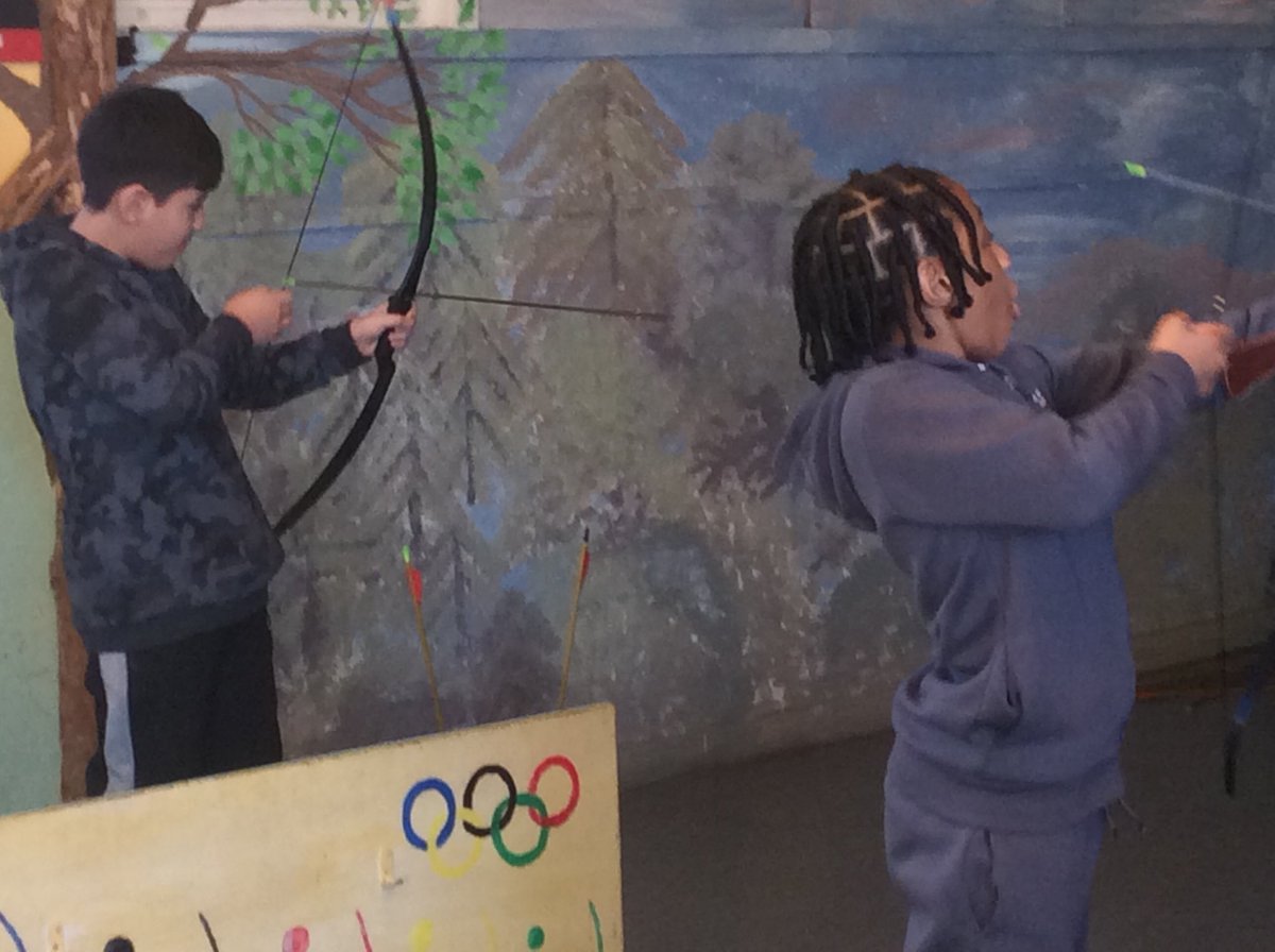 MissCopestake's tweet photo. A bit of archery this morning. ⁦@UplandsManor⁩ ⁦@ACUKPioneer⁩ ⁦@Goodall_Miss ⁦@RoddisMiss⁩ https://t.co/KRweQNxf4p