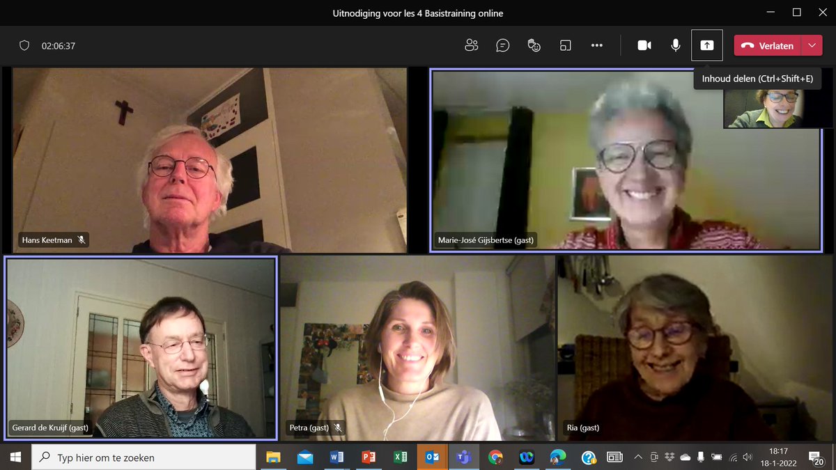 Nog twee lessen en dan heeft Taalhuis Barneveld er weer nieuwe vrijwilligers bij! Zij volgden online lessen van taalhuisdocent Janneke Vijfvinkel. De laatste lessen volgen zij fysiek in de Bibliotheek. Wil je ook vrijwilliger worden? ->06 155 666 25 info@taalhuisbarneveld.nl.