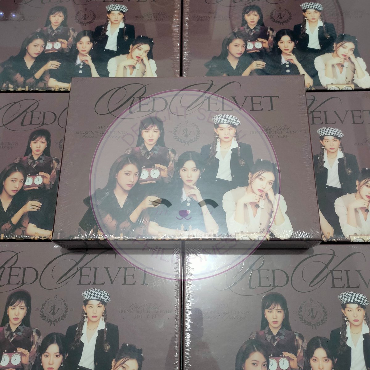 DELIGHTSEOULPH's tweet photo. ARRIVED:
• SM SEASON'S GREETINGS
STATUS: For sorting
Thank you for your patience 💜
#DSPHUpdates
#DSPHArrivals https://t.co/FZ1o8zUVff