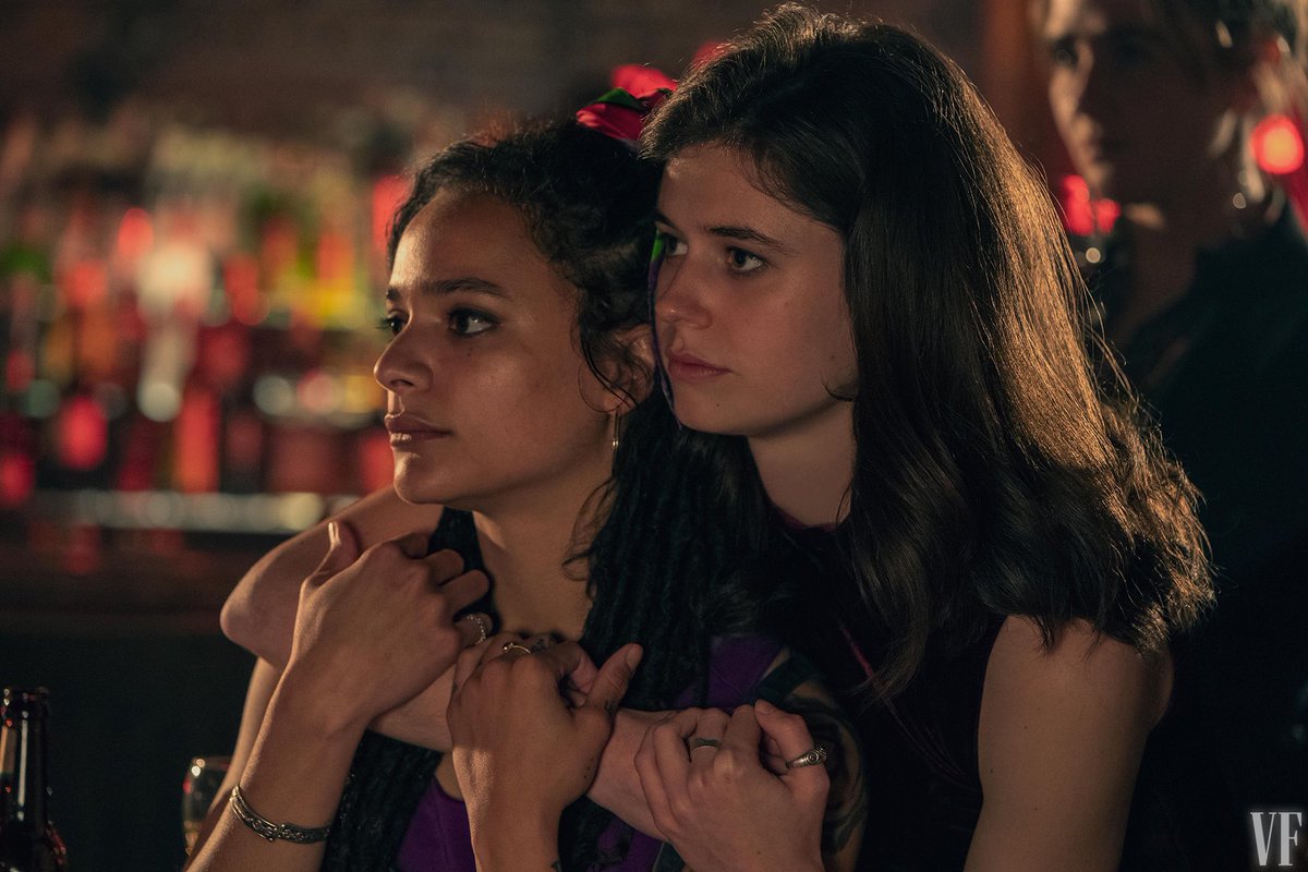 FilmUpdates's tweet image. First look at ‘Conversations With Friends’ starring Alison Oliver, Sasha Lane, Jemima Kirke, and Joe Alwyn.