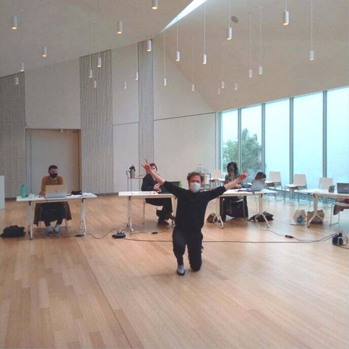 kortomvzw's tweet image. Mondmaskers? Yes. Verluchting? Zeker. Afstand? Uiteraard. Onze eerste fysieke #opleiding van 2022 is een feit. 🙌