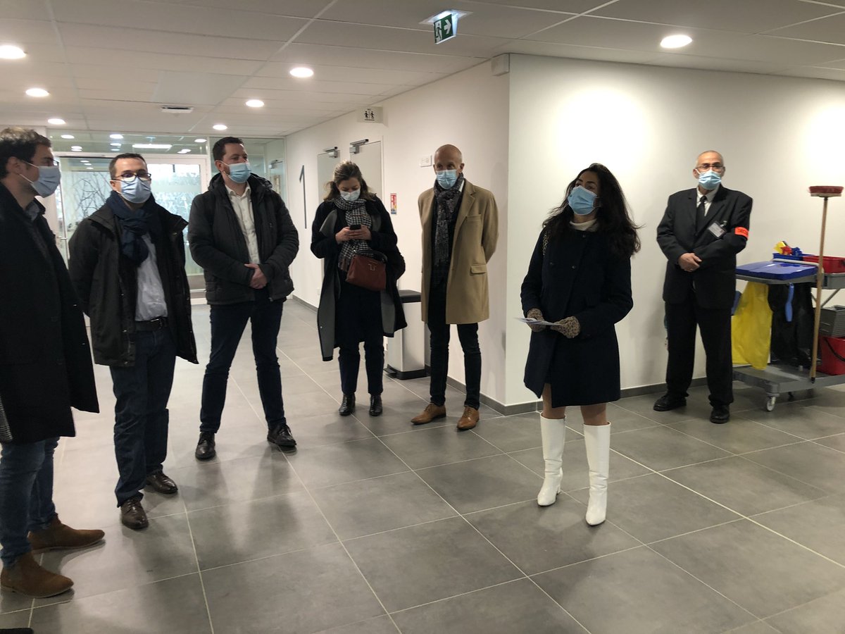 ccsucy's tweet photo. Visite de Katayoune PANAHI au bâtiment Buddicom a Sotteville-les-Rouen qui va accueillir près de 400 agents Réseau dans des conditions de travail très agréables. Près de 15 M€ investis, 32 bâtiments démolis pour 3 bâtiments construits ou rénovés @SNCFimmobilier @KatayounePanahi https://t.co/Ab3WiAV9gg