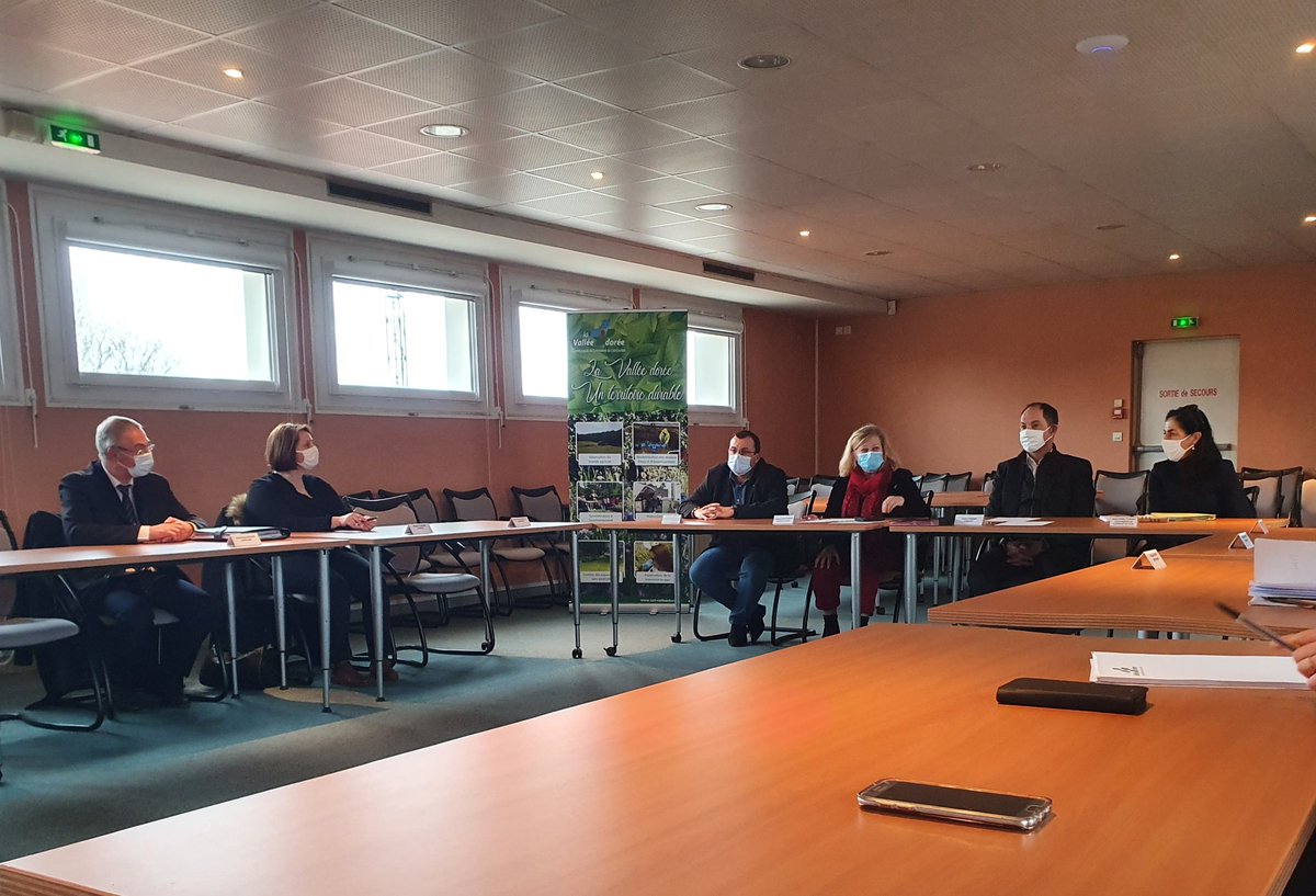 Signature du Contrat de Relance et  de Transition Écologique de la Communauté de communes du Liancourtois- la Vallée dorée avec l'Etat et nos 10 communes membres. 94 projets pour l'avenir du territoire. #valleedoree #FranceRelance #environnement