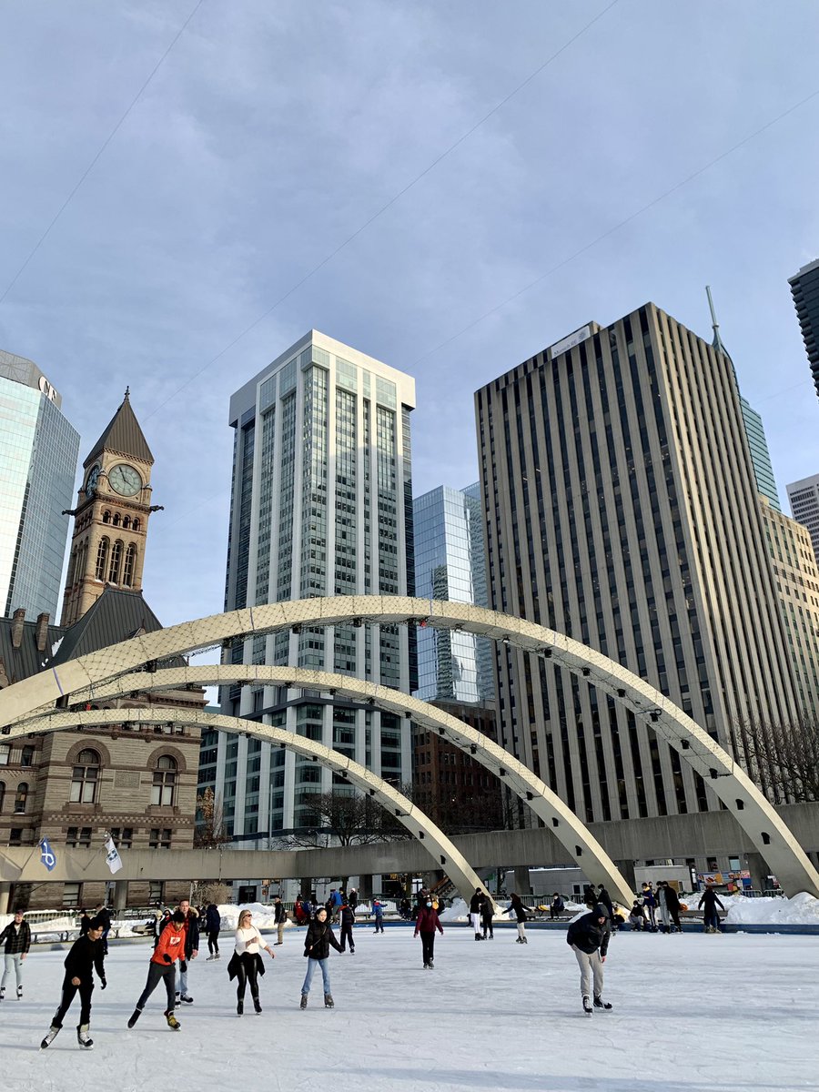 English School of Canada tweet media