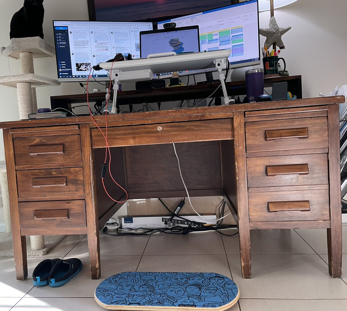 I’m in love with the newest addition to my at home workspace - my balance board from <a href="/NorvaNivelUS/">NorvaNivel US</a>! 💙 the limited addition design, use it standing up, sitting down, and as a lap board. My kids love it! #flexibleseating #fidget #standingdesk