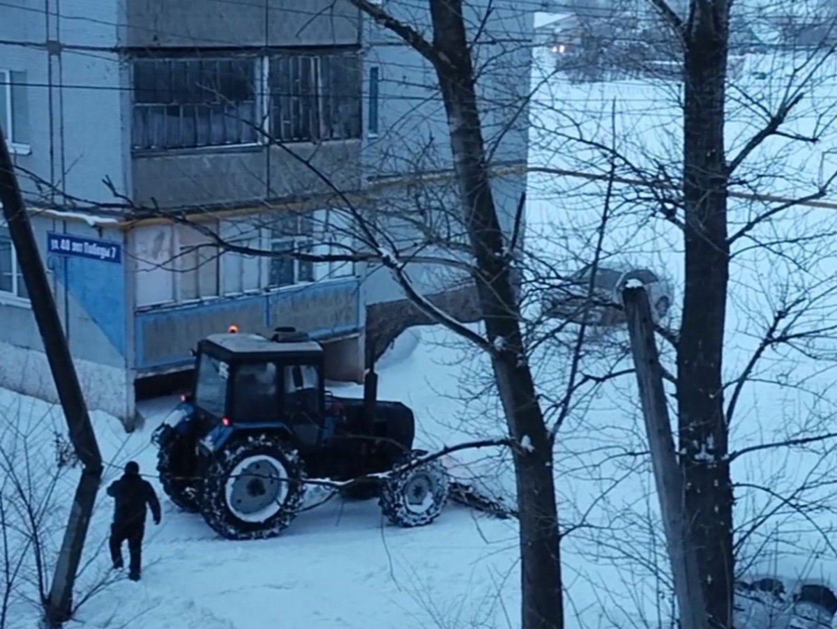 Очистка внутриквартальных проездов многоквартирных домов в пос. Черновский