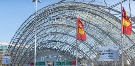 PPM Vertrieb (@ppmvertrieb) on Twitter photo Die Leipziger Buchmesse mit Manga-Comic-Con darf stattfinden. Eine neue Corona-Verordnung des Landes Sachsen lässt im Freistaat wieder Messen und Kongresse zu. Alle Infos in den PPM-News: t1p.de/rpdm • #csedigital #mcc22 <a href="/mangacomiccon/">Manga-Comic-Con</a> #lbm22 <a href="/buchmesse/">Leipziger Buchmesse</a> Die Leipziger Buchmesse mit Manga-Comic-Con darf stattfinden. Eine neue Corona-Verordnung des Landes Sachsen lässt im Freistaat wieder Messen und Kongresse zu. Alle Infos in den PPM-News: t1p.de/rpdm • #csedigital #mcc22 <a href="/mangacomiccon/">Manga-Comic-Con</a> #lbm22 <a href="/buchmesse/">Leipziger Buchmesse</a>