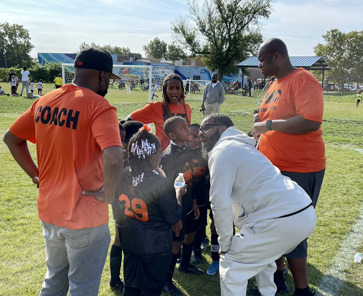 DetroitParksRec's tweet photo. ⚽️Soccer in the D Spring League ⚽️is looking for some AMAZING coaches! 

Some requirements are 16 or older &amp; enthusiastic about creating a supportive &amp; fun environment for kids. Coaches training &amp; stipend provided

For more info email DPRDAthletics@detroitmi.gov
@CityofDetroit https://t.co/CUF4wpxM1i