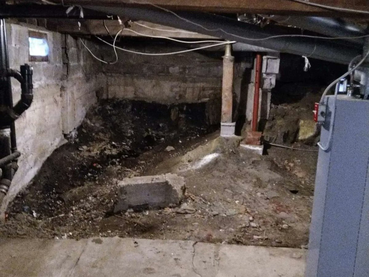 HalifaxJunk's tweet photo. We haul #junk rain โโ๏ธ, snow โor shineโ๏ธ
Another basement clearing job we did in #DartmouthNS this week !
So many folks are using the winter wisely as time to get indoor projects done
#junkremovalcompany #halifax #junkpickup #basementcleanup #NovaScotia https://t.co/W3gAlxqSiY