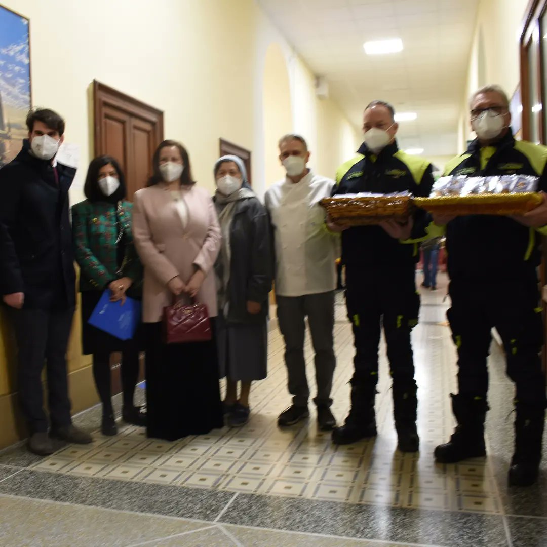 CanossaMagenta's tweet photo. Ringraziare chi impiega il proprio tempo a favore della comunità per noi è un piacere, oltre che un dovere. Ringraziamo oggi i volontari  della #crocebianca e della #protezionecivile di #Magenta https://t.co/fG2TFXn29z