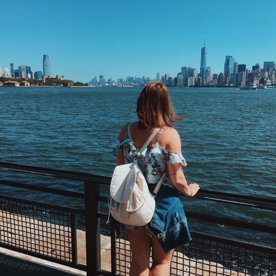 It's the view for me 😍
APPLY NOW buff.ly/2FqEjGG

#workabroad #instatravel #longliveadventure #tourism #viral #instadaily #adventure #workincanada #bestsummerever #travel #tunein #workinamerica #jobopportunity #summer2022 #students #america #instagram #explore #webinar