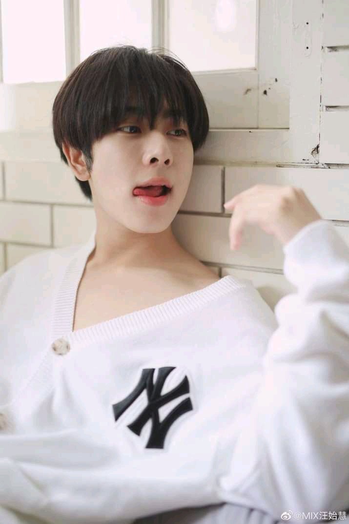 Sahapvan_'s tweet photo. Tahta tertinggi di kapal hantu ku , WinMix ❤️
#WinMix https://t.co/5QMdjmMGgF