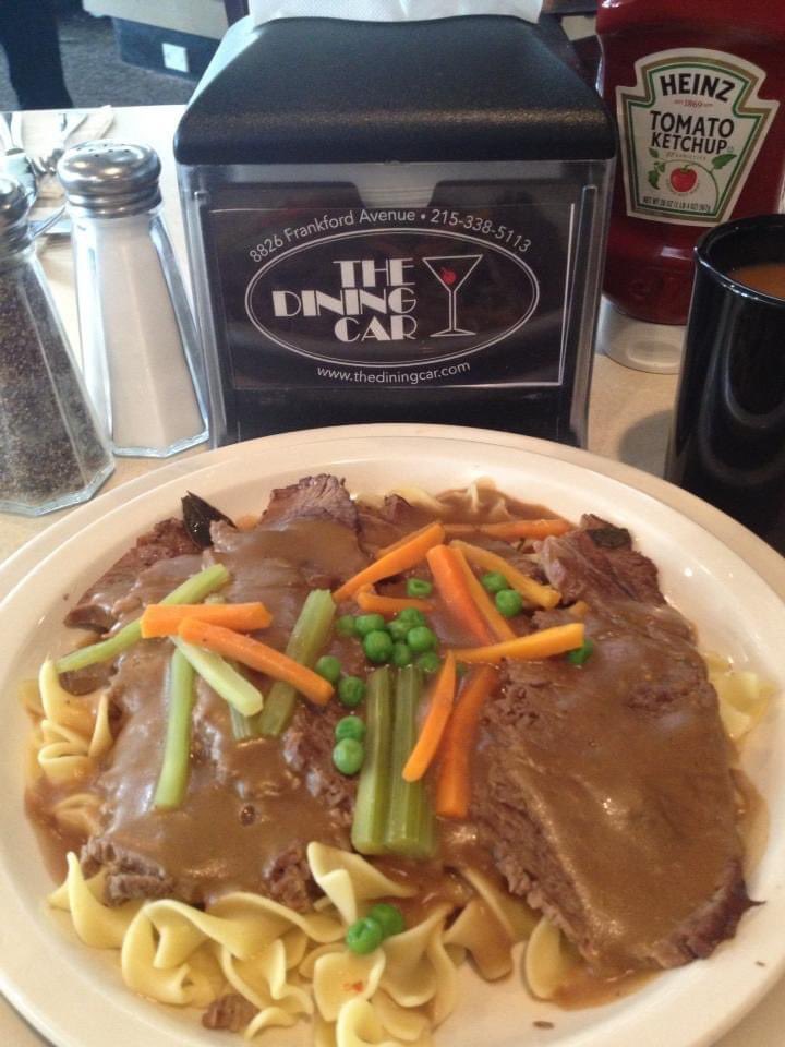 _TheDiningCar's tweet image. It's a YANKEE POT ROAST kind of day and we've got IT three ways.
Dine-in, on the menu 11:00 am - 2:30 pm.  Take Out (hot) or our new Heat &amp;amp; Serve Take Home, packed cold for reheating. #meetmeatthecar #potroastdinner