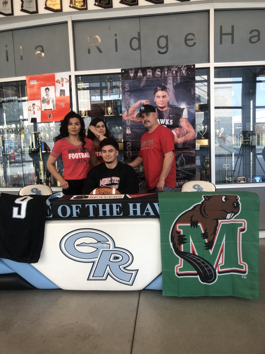 GRHSFootball's tweet photo. Congratulations to our very own @jonathann_0
 for signing his LOI yesterday with @MSUBeaversFB
 We are proud and excited to watch his next athletic and academic journey unfold. #GoHawks #GoBeavers #BuildTheDam #Number9 https://t.co/tzGm8NIisJ