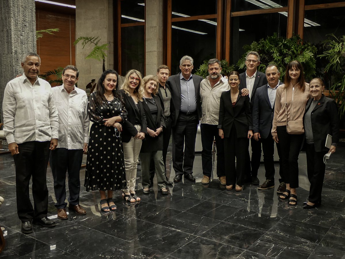 ManuPineda's tweet photo. La delegación de eurodiputados que estamos de visita en #Cuba nos hemos reunido con el Compañero Presidente Díaz-Canel, al que hemos manifestado el apoyo de nuestro grupo al pueblo cubano, a su soberanía e independencia, y a su Revolución.
#CubaViveyVence
#CubaNoEstáSola https://t.co/Lfv4PVUHo4