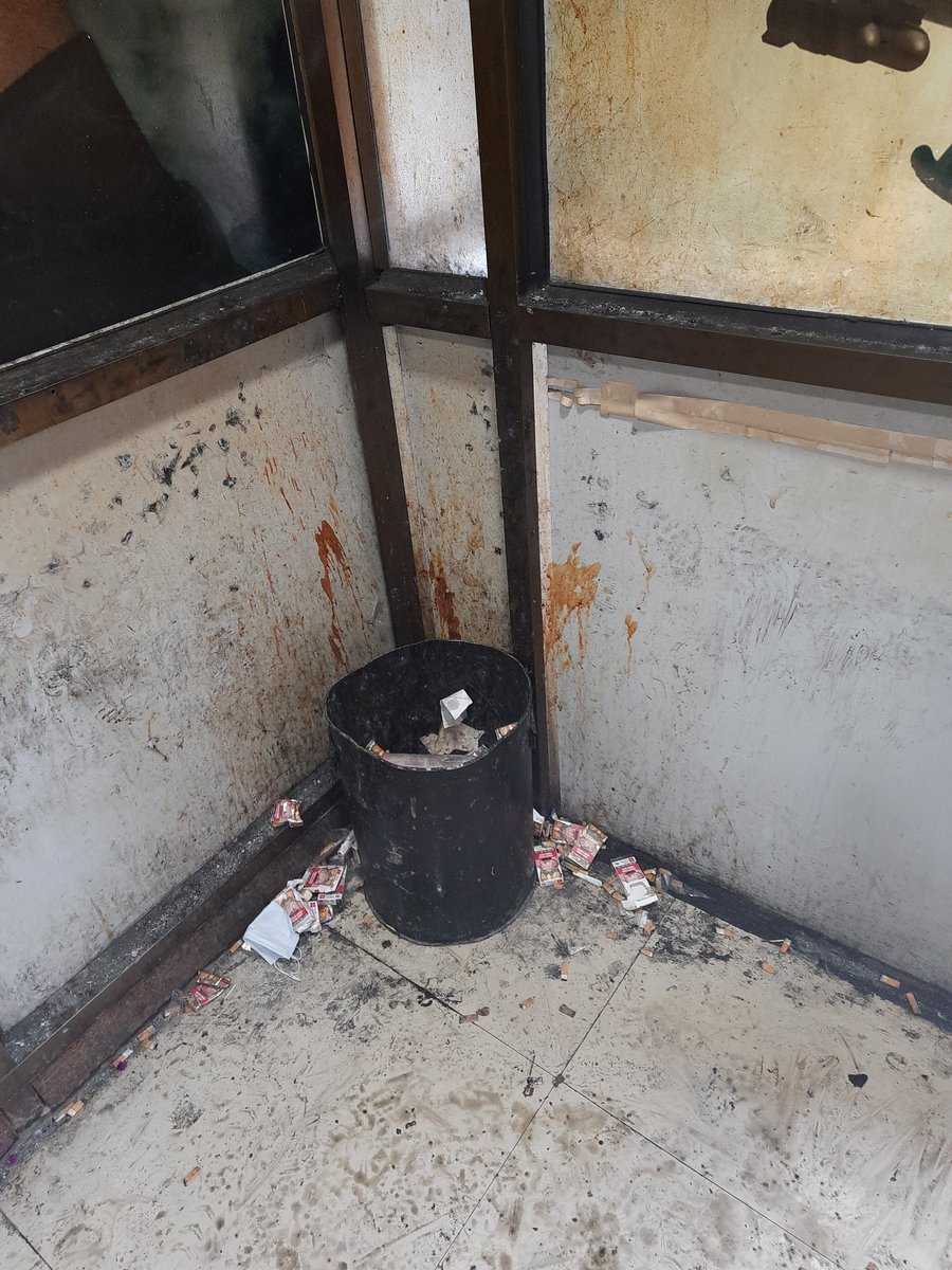 Javidbinayoub's tweet photo. Look at the neat &amp; clean smoking zone, this should probably be made the office of Director Airport to let him enjoy his service to people @OfficeOfLGJandK @JKgrievance @AAI_Official https://t.co/QRkNIgLaUc