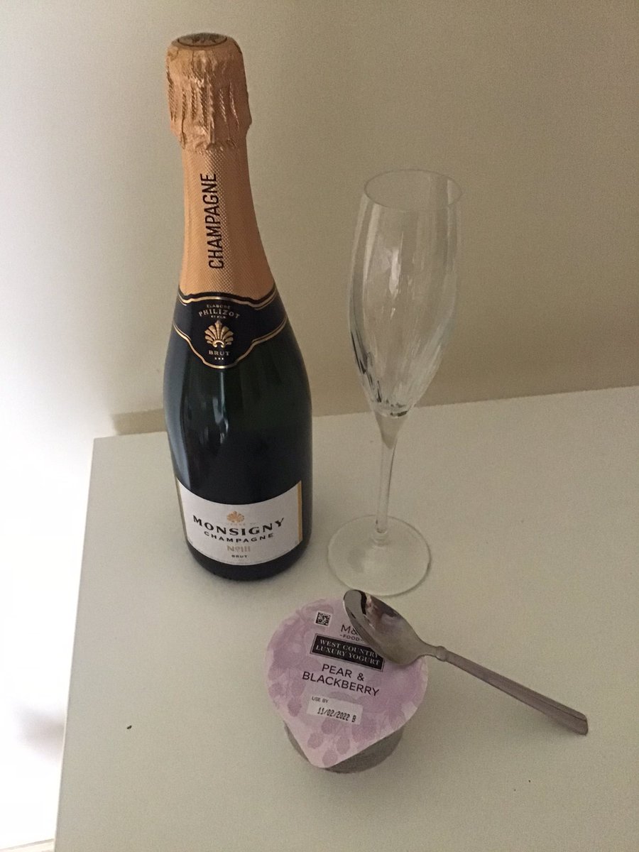 AspireCountry's tweet image. We know lots of people want to ask us important questions so we are going to try answering some. What do Estate Agents have for lunch? Well here’s a photo of today’s all healthy made from fruit (thank you to our client for the bottle!)  #lunch #estateagent