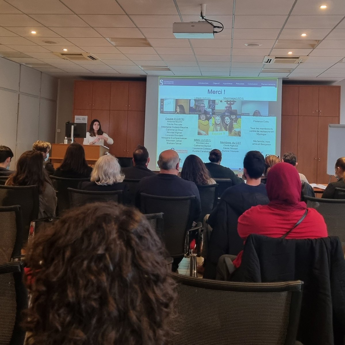 Très belle thèse de Deborah Cardoso 👏👏👏 #AStarIsBorn ! Quel plaisir de voir le résultat de cette collaboration entre <a href="/Inst_Myologie/">Institut de Myologie</a>, <a href="/IStemFrance/">I-Stem</a> et @NicolasLevy_13. MERCI <a href="/AgenceRecherche/">ANR - Agence nationale de la recherche</a> d'avoir soutenu ce projet depuis le début. #PARaging #Progeria #HGPS