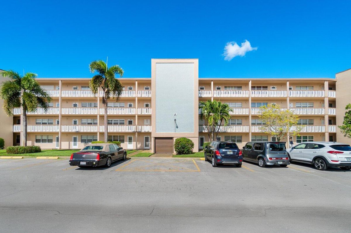 You can make this house your home! Ask me for more info. #realestate  cpix.me/l/137786762