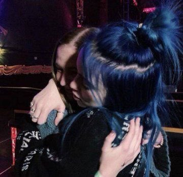 IBESTBLUEH's tweet photo. billie is so cute https://t.co/Tl4bGJQltl