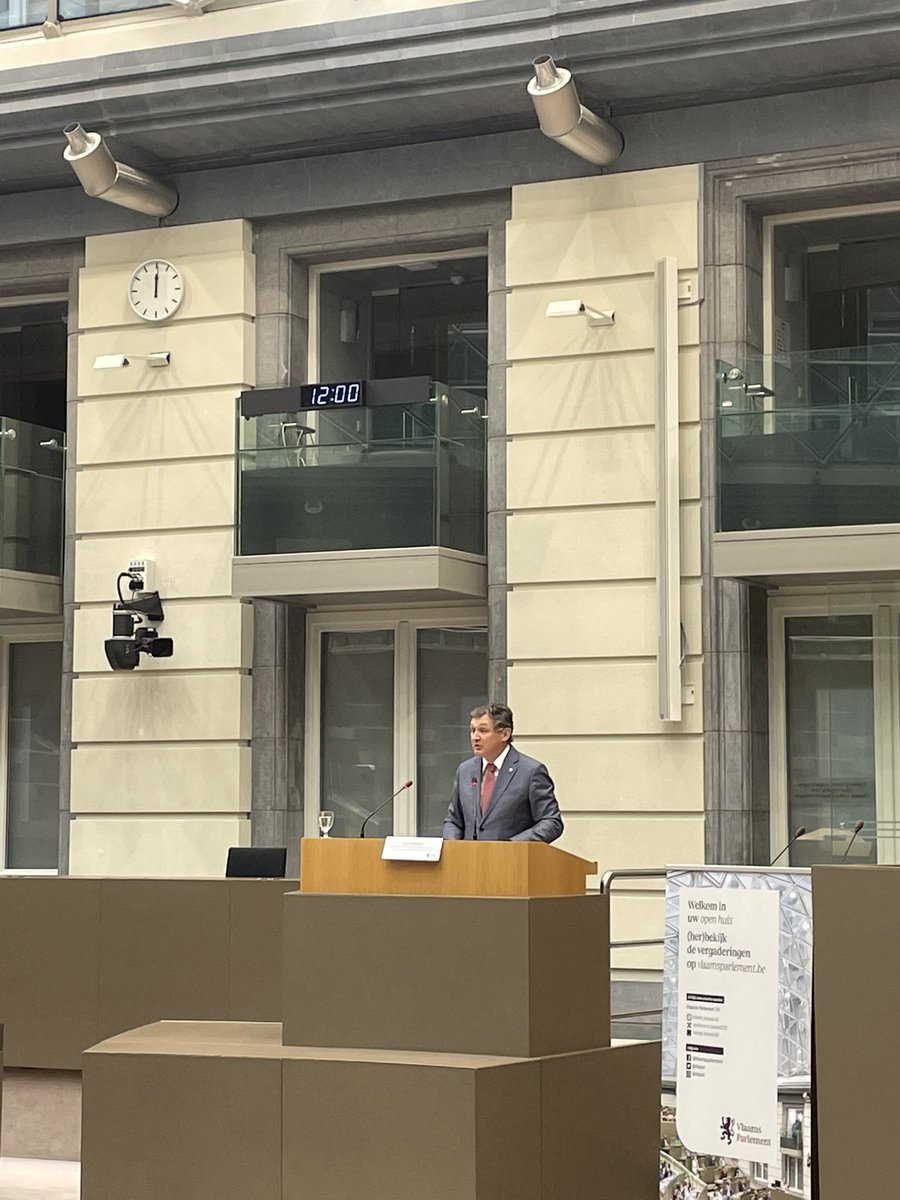 Uiterst interessante gedachtewisseling met <a href="/VLEVA/">VLEVA</a>, middenveld en academici in het <a href="/vlaparl/">Vlaams Parlement</a> over de toekomst van Europa. Eén ding is duidelijk: Vlaanderen heeft de EU nodig, maar ook omgekeerd. Tal van interessante ideeën waarmee ik in de <a href="/CoFoEU/">@CoFoE</a> aan de slag ga.