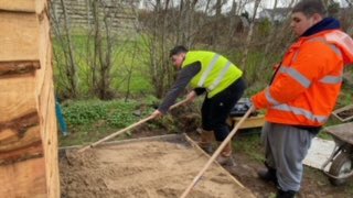 YPendalar's tweet photo. Rhai o’r disgyblion ar eu profiad gwaith wythnosol gyda @Wild_Elementsddoe yn yr ysgol. Some of our older pupils during work experience with #wildelements yesterday, preparing a base to hold water @CyngorGwynedd @papurdre https://t.co/i9zFZCFXrl