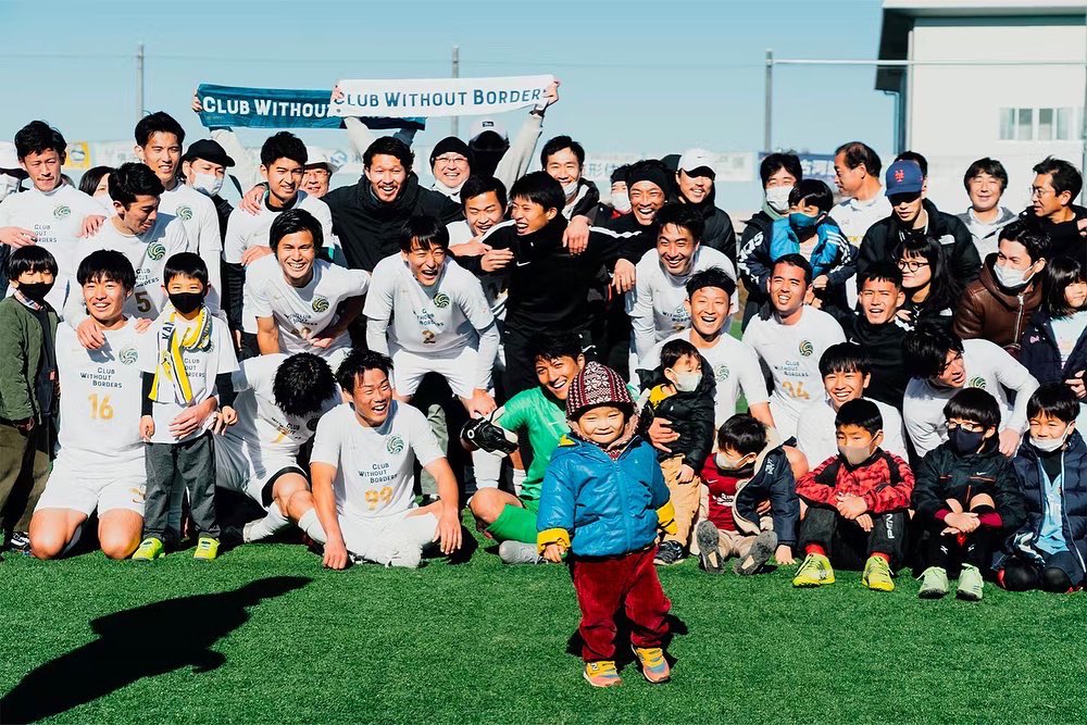 yomoken2002's tweet photo. 鎌倉「みんなのスタジアム構想」クラウドファンディング、先行支援で70口210万円の支援で締め切りましたが、いよいよ明日、2/4(金)正午12時から本番支援期間が始まります!
あの限定アイテムもこのクラファンで復活!!
もちろん、人気の勝ち色ネイビーユニフォームも。
#BeerWithoutBorders
👇 https://t.co/OnM1IpPzYh