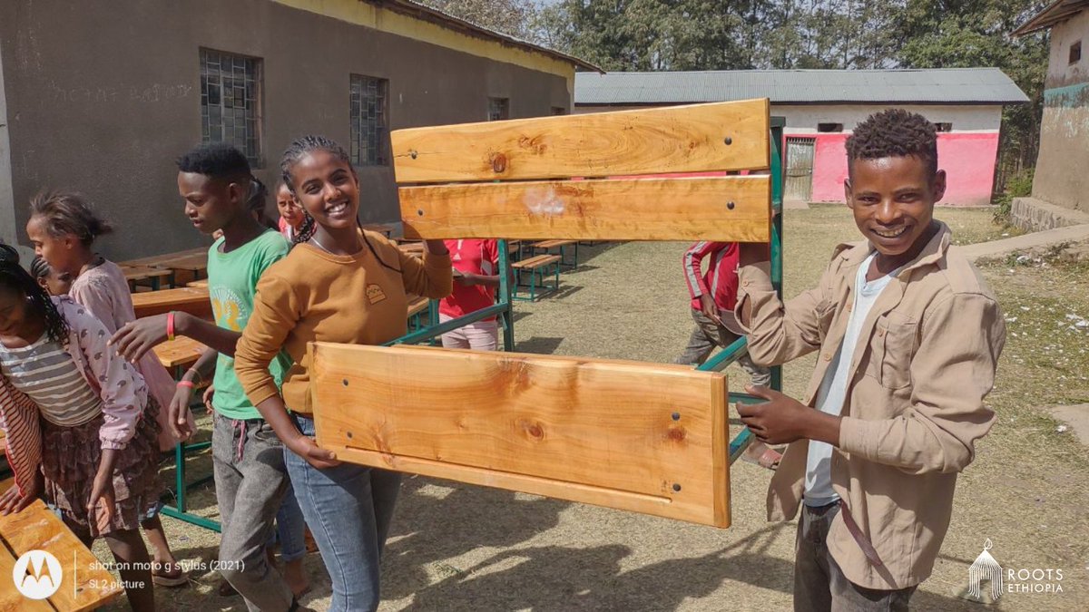 rootsethiopia's tweet photo. The day your school gets new furniture is the BEST day! New desks, blackboards, and library furniture arrived at Adilo School as part of a school improvement project! YAY! #Ethiopia #education #improveaschool #studentsrocks #desks https://t.co/Ndq6aSiWkU