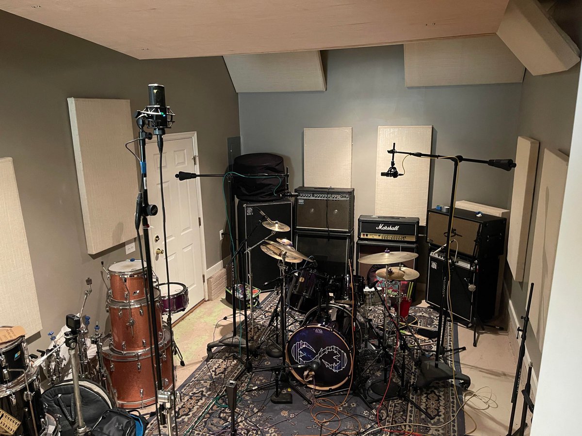 VeerBand's tweet photo. Another Awesome day tracking drums at New Noise Recording/Justin Day with our main man Justin Day. 8 songs down, 4 more to go! Then our brand new album #Softmachines will be ready for a big release party! \m/ https://t.co/5tzVwn0cTo