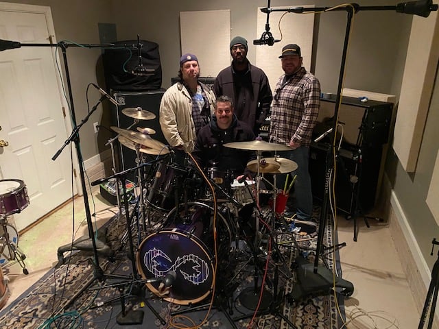 VeerBand's tweet photo. Another Awesome day tracking drums at New Noise Recording/Justin Day with our main man Justin Day. 8 songs down, 4 more to go! Then our brand new album #Softmachines will be ready for a big release party! \m/ https://t.co/5tzVwn0cTo
