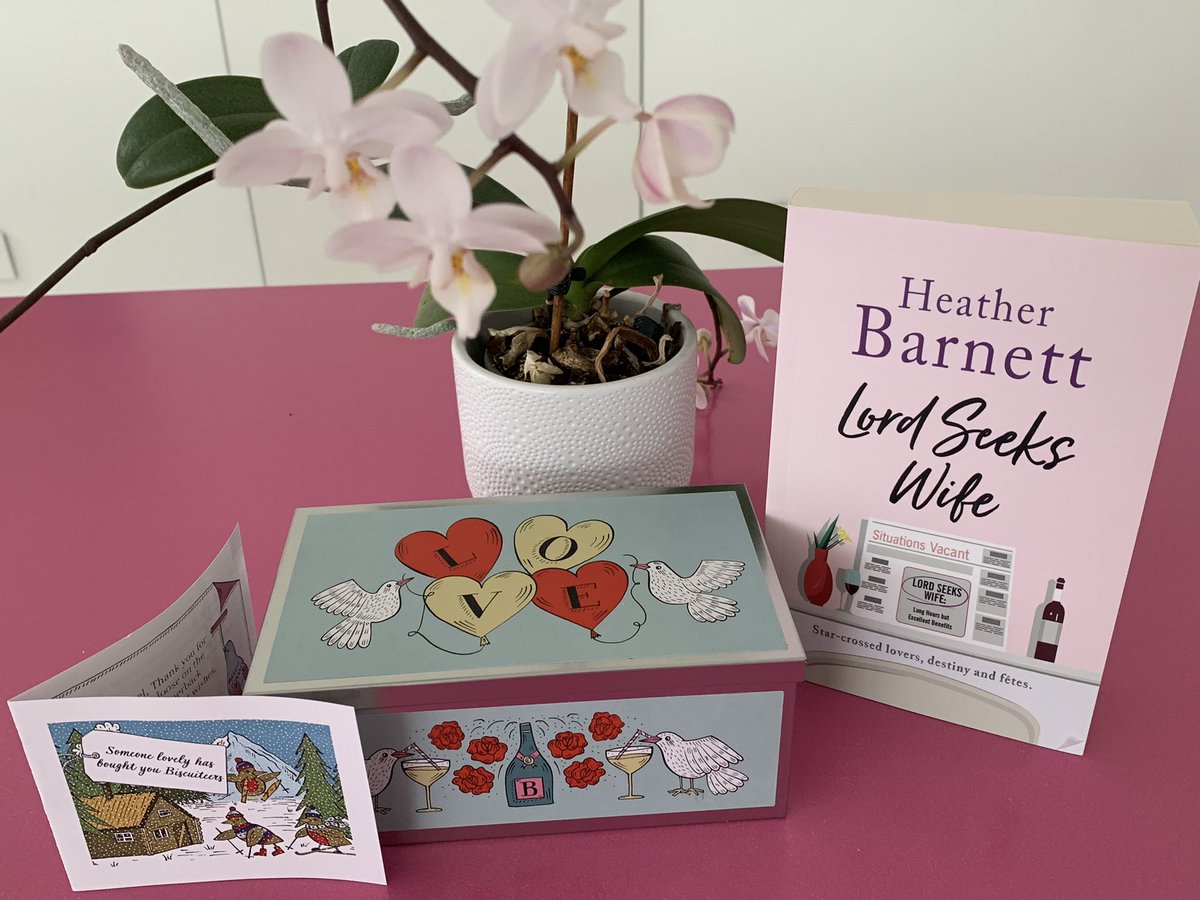 SerpentineBooks's tweet photo. What a super gift, thank you @WritesHeather, it was fun to let Lord Noblet de Beeble out into the world so everyone could read about his eccentric life! 😍

#LordSeeksWife #Paperback https://t.co/arYDUZTSLJ