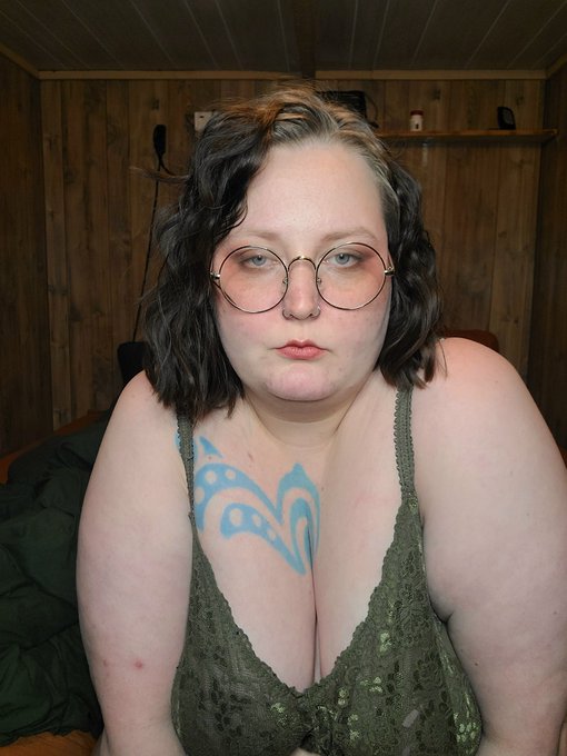 Looking for my next meal 😈  #nsfwtwt #bbw #bigtiddygothgirl #SellingContent https://t.co/FC7kYwCTX4<a href="/tag/nsfwtwt"class="tags">#nsfwtwt</a><a href="/tag/bbw"class="tags">#bbw</a><a href="/tag/bigtiddygothgirl"class="tags">#bigtiddygothgirl</a><a href="/tag/sellingcontent"class="tags"><span>#sellingcontent</span></a>
