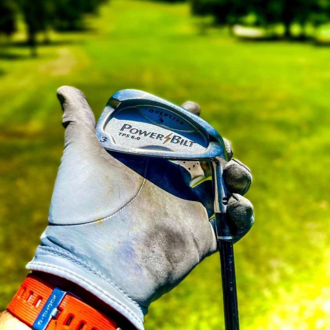 PowerBiltGolf's tweet photo. A Powerbilt club soaking in the warm weather of Queensland, Australia. Thank you for sharing, sckicks5 (Instagram). 

#Powerbilt #Golf #Beginnergolf #Golfer https://t.co/8WnTKO42uJ