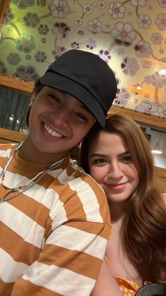 dumpyhyacinth's tweet image. It is so obvious that they’re spending way too much time with each other this week. Guess who’s gonna get separation anxiety when KD is going to his bola-bola lock-in taping. 

#KDLex 
@kdestrada_ @alexailacad 
#KDEstrada #AlexaIlacad
