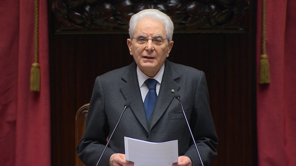 #Mattarella: Dignità è non dover essere costrette a scegliere tra lavoro e maternità