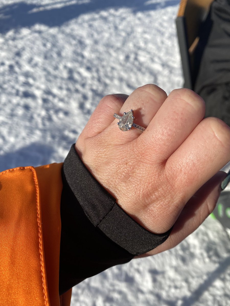 Mariaduffyx's tweet photo. She shines so bright on the slopes 🥰 https://t.co/bkIdCkmAh0