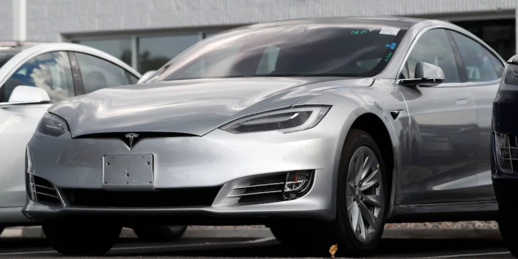 adamegarzalaw's tweet image. #Tesla will #recall vehicles over software’s #RollingStop feature: wapo.st/3Gl1a15 #FSD #SelfDriving