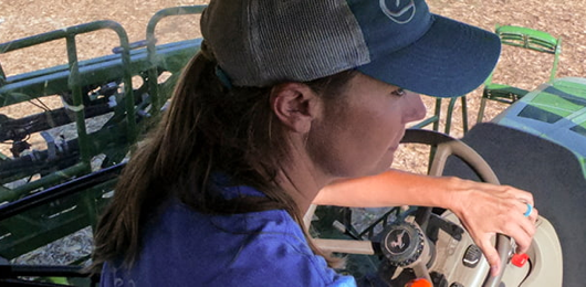 IndianaNRCS's tweet photo. .@USDA_NRCS and @usdafsa provide technical and financial resources to help producers fund conservation efforts on their land. 

Find out what works best for your farming operation by visiting https://t.co/muJgg420Yq https://t.co/w0KP868Sdf