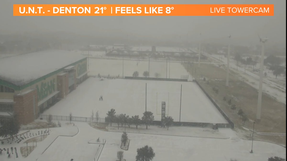 (9:05 am) Looking a big snow flakes in Denton! Radars: wfaa.com/radar #wfaaweather