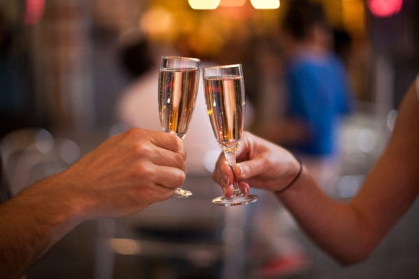 HarborCourtBalt's tweet photo. ❤️ Book our Valentine's Package and spend a romantic weekend in Baltimore ❤️ with a bottle of champagne🍾  and complimentary self parking 🚗.  Available February 11-21, 2022. https://t.co/7Pp9pN92GJ https://t.co/HaKP4kBJOQ