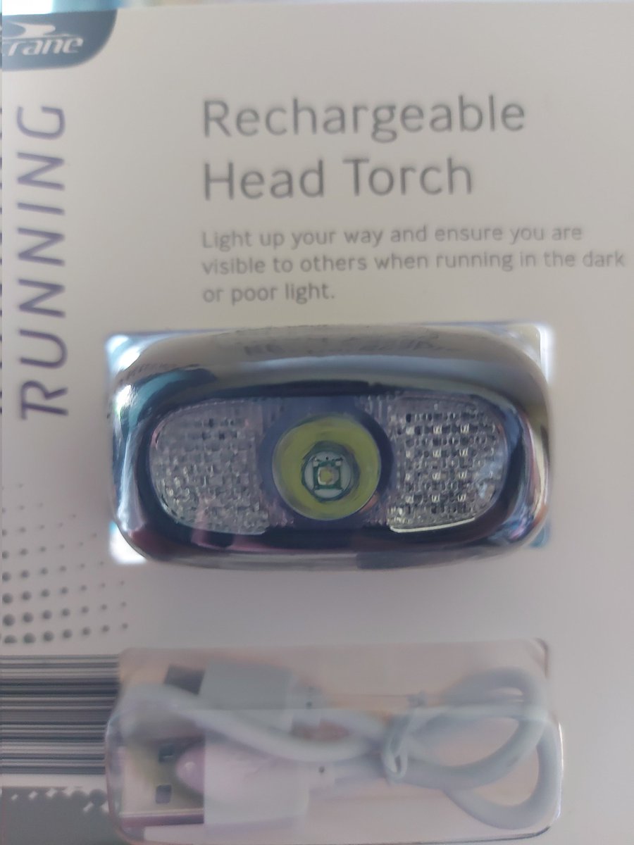 theminxeffect's tweet image. Running...? Ahem, calving head torches in Aldi at the moment. 10 quid. When you absolutely, positively gotta  blind every other milker in the parlour in the morning, accept no substitute. #Calving20 #lovefarming