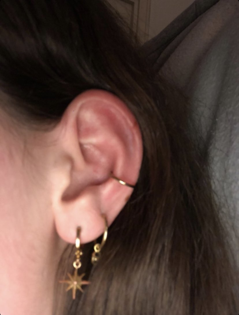 PiercingbyAline's tweet photo. Un flat et un helix pour @iress_p 🎀

Merci à elle c'était un plaisir de la percer 🥰 https://t.co/ngvtu2G0Un