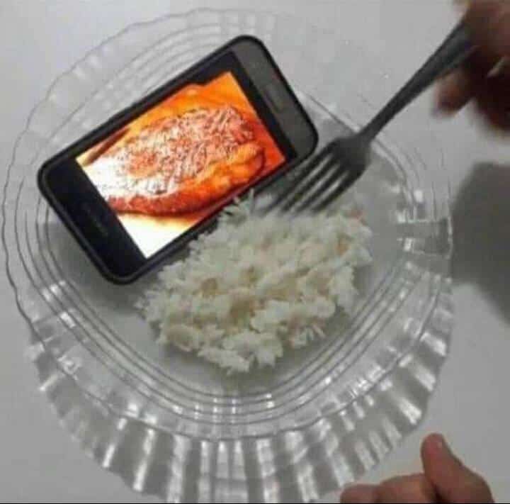 TheSchulzz's tweet photo. almoçando aqui e o almoço veio em nft 😂
#MemeOriginal #NuncafoiPostado #Memes https://t.co/fjkzwo6I2V