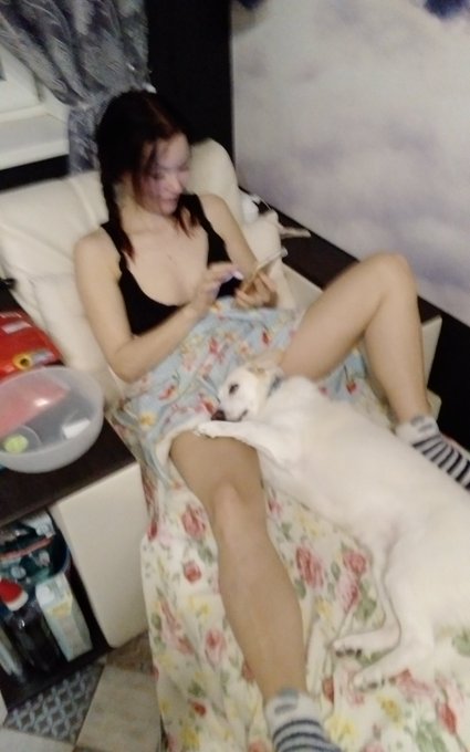 I love my dog https://t.co/uRB4aQRiOJ