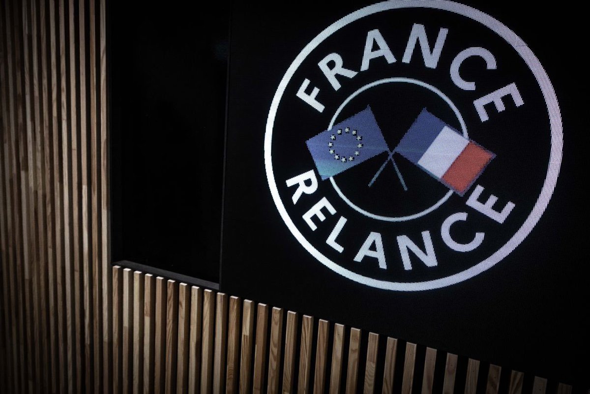 La France est restée debout grâce aux chefs d’entreprise et aux salariés. Vous n’avez pas baissé les bras malgré la crise. Au contraire. Cet esprit de résistance nous a permis de garder le cap. C’est le message que j’ai tenu à faire passer aux acteurs économiques de Vendée.