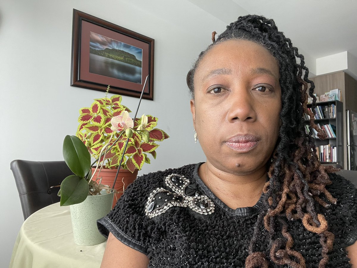 BrittonMarwal's tweet photo. On this Thursday in Black, I am thinking about women who suffer in silence, and pray they find spots of colour and points of hope in their lives. 
#ThursdayInBlack #wcc #UnitedChurchCda #UCCan https://t.co/X0zU622bxE