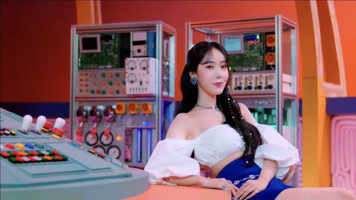 VIVIZFILES's tweet photo. SINB https://t.co/0hkgI7auSf
