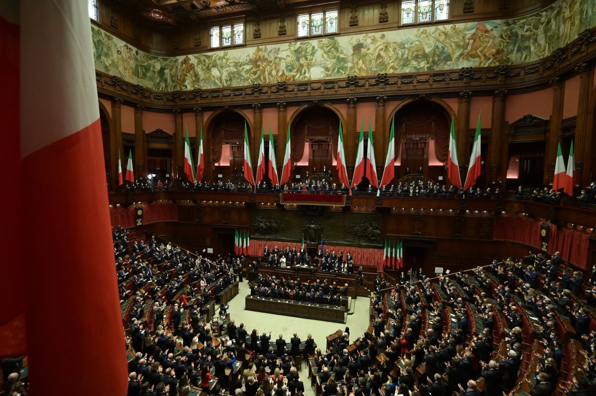 matteorenzi's tweet photo. Grande discorso del Presidente Mattarella, specie sulla giustizia. Viva l’Italia https://t.co/QvxDcD6a3d