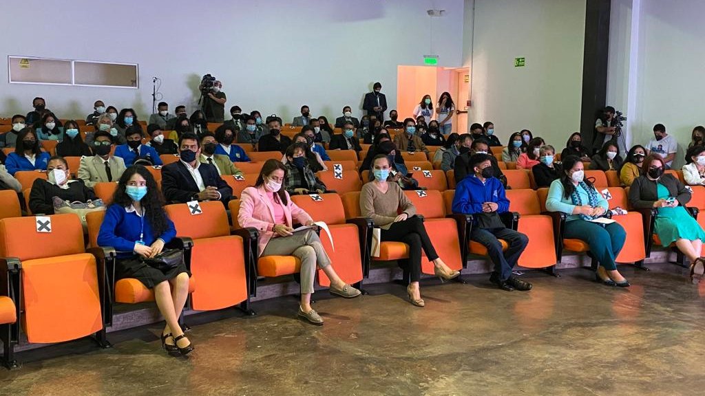 Educacion_Ec's tweet photo. 🔴 [FACEBOOK LIVE] Sigue la transmisión en vivo del “Lanzamiento de la #AgendaEducativa Digital 2021-2025”, política pública orientada a la transformación digital de la educación en el Ecuador. ➡️ https://t.co/K2d28mVoCn 
 
#ExcelenciaEnEducación https://t.co/NHjKXfKTxZ
